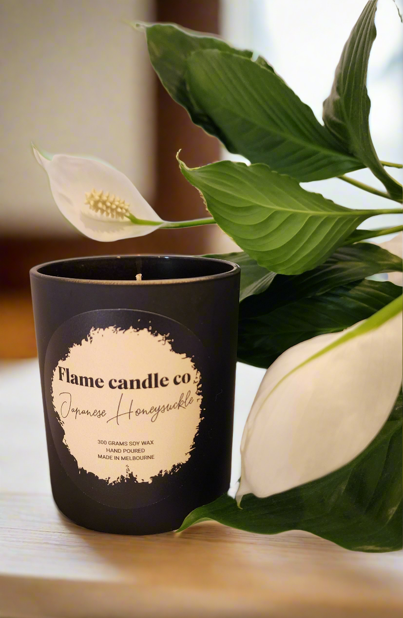 Japanese honeysuckle soy candle  |  300 grams  |  40+ hrs
