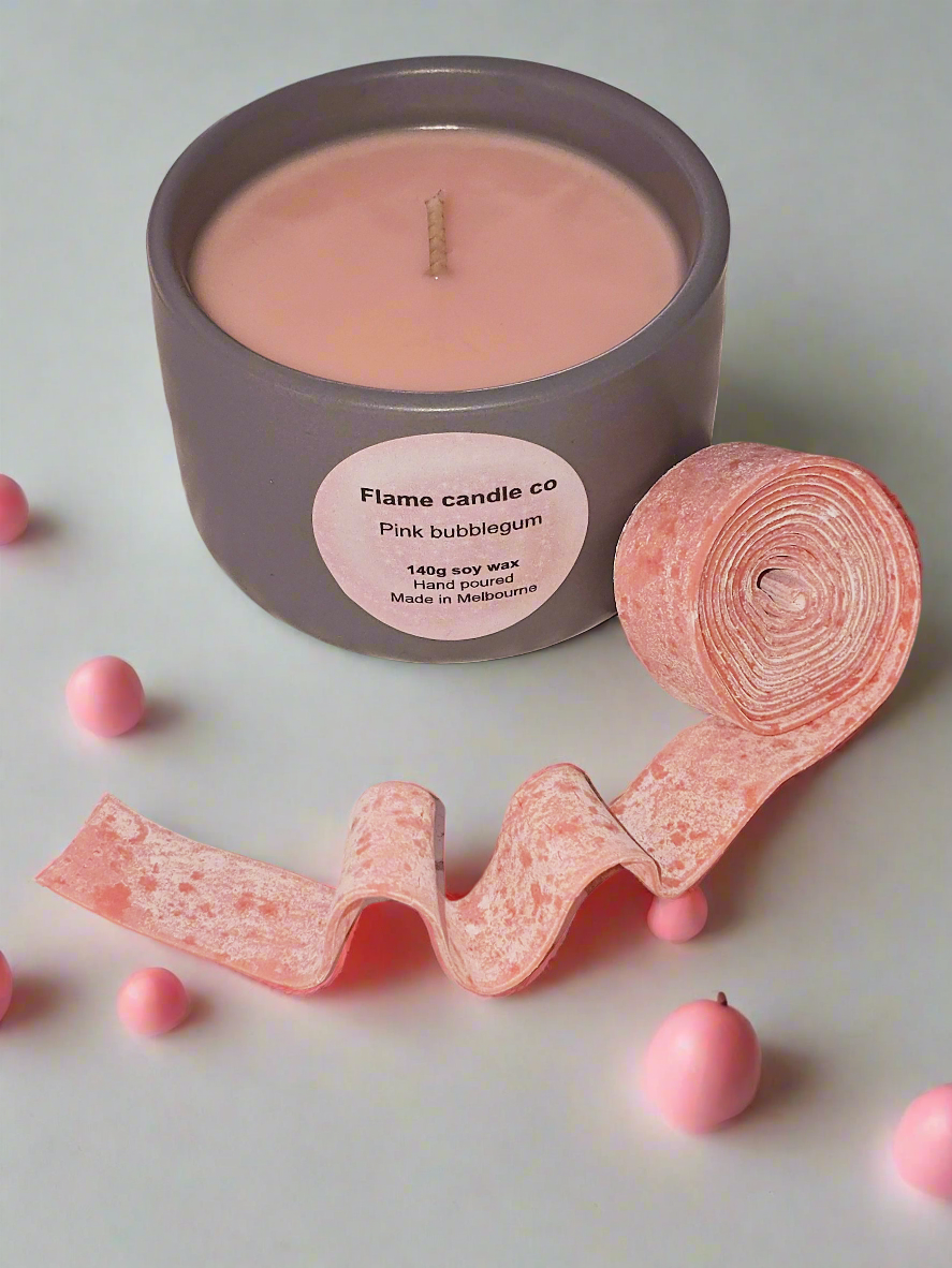 Pink bubblegum 140g soy candle