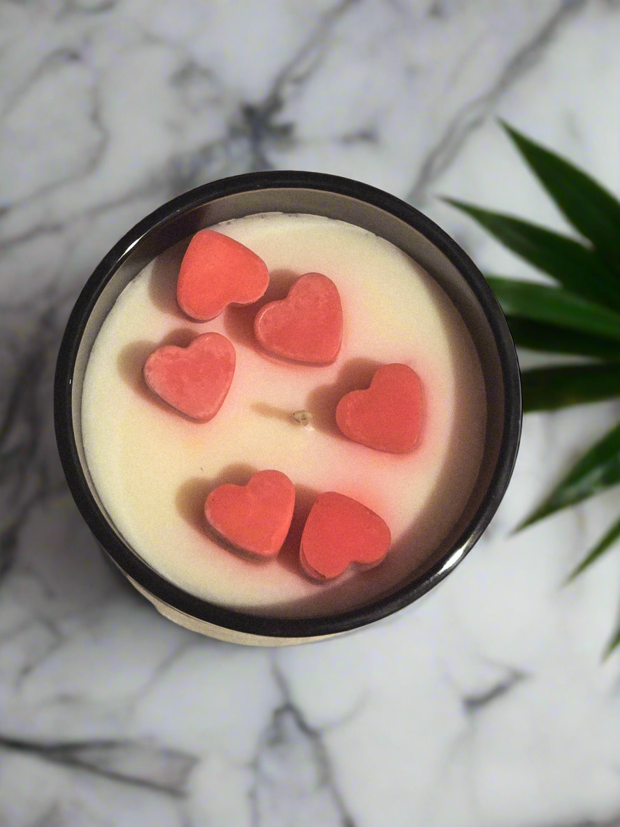 Strawberry glazed cupcake & Bubblegum hearts | 200G Soy candle (Amber)